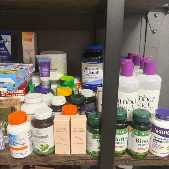 Saturday Night NEW Pallet Health & Beauty 7:30 EST - Picture 2 of 16